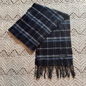 100% Cashmere Plaid Scarf in Black and Gray Hand Tailored In Germany Fringe
